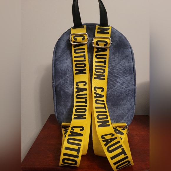 DC Comics Birds Of Prey Harley Quinn Mini Backpack - Picture 5 of 7